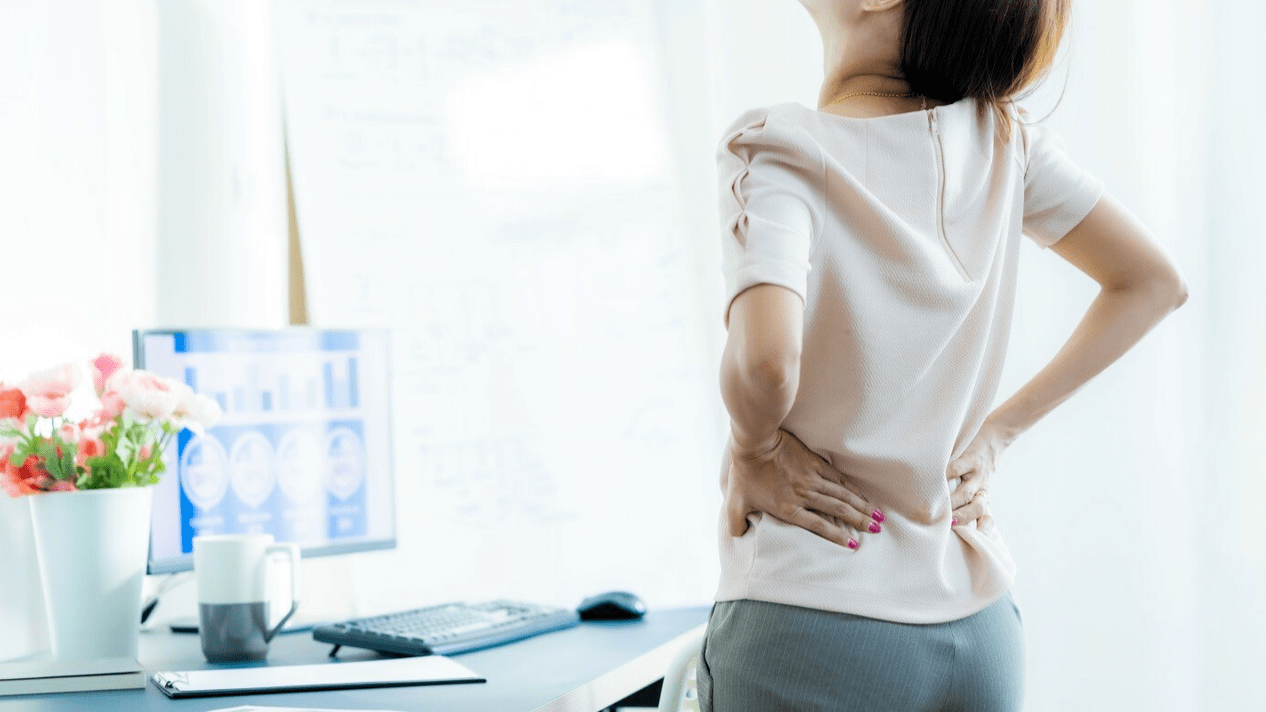 Mugurkaula jostas daļas osteohondrozi pavada sāpes un diskomforts jostas rajonā